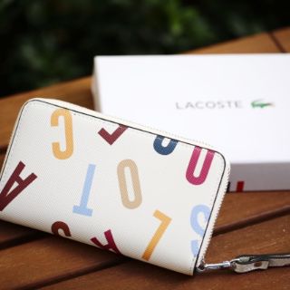 Ví Lacoste