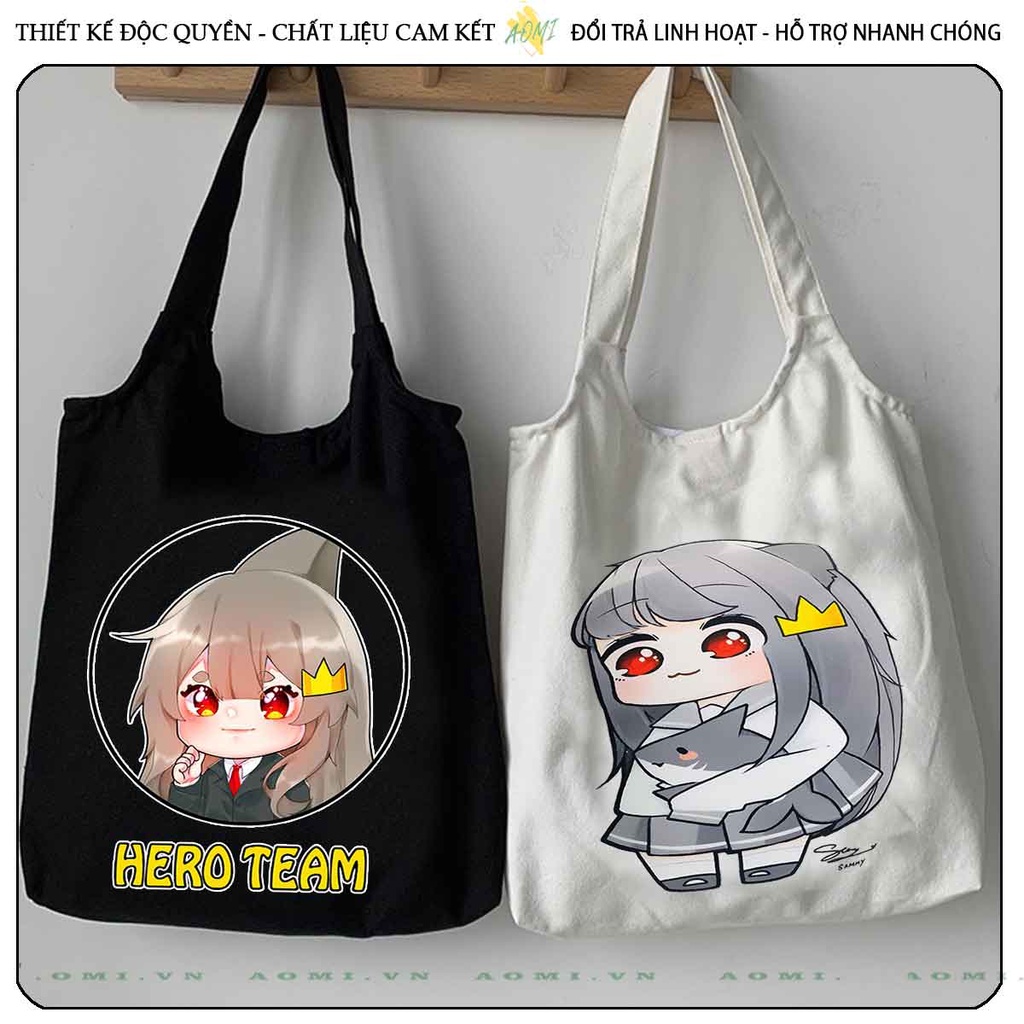 TOTE CANVAS HEROTEAM SAMMY SIMMY PHONG CẬN MINI WORLD FORM TRÒN TÚI VẢI ĐEO VAI BAG NÚT BẤM SIZE LỚN AOMIVN ĐEN TRẮNG