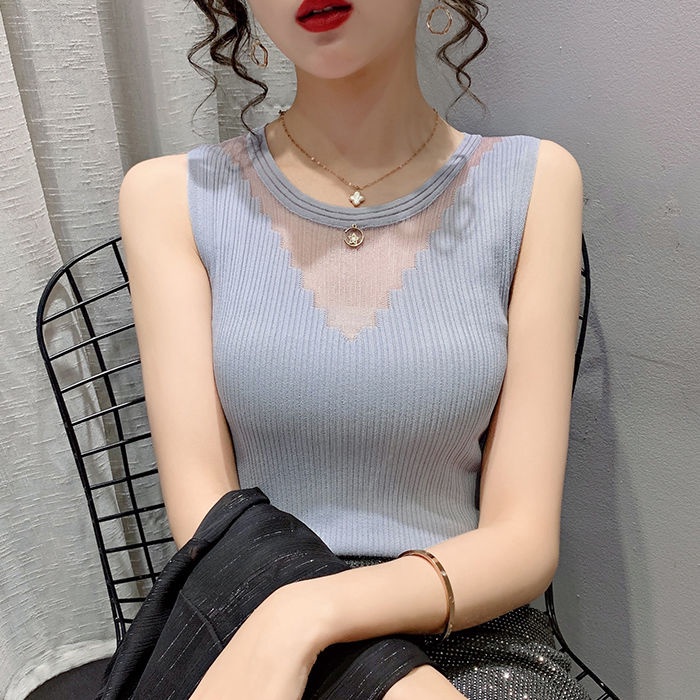 Áo dệt kim sát nách cổ tròn phối ren hoa nữ tính