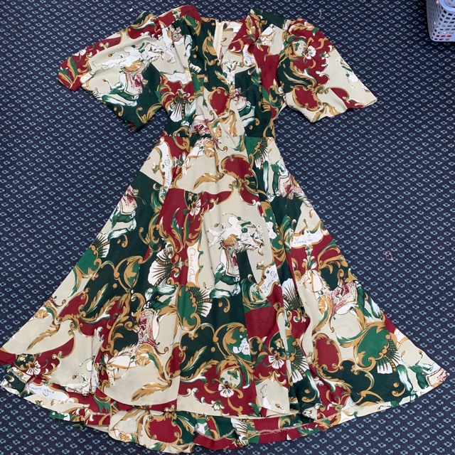 Váy của HuyềnTrần