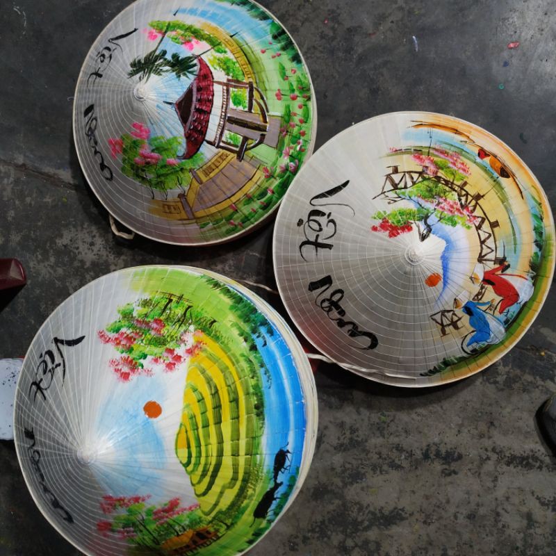 Nón vẽ Huế. khách mua 2 nón trở lên thì nhắn tin để shop giảm giá