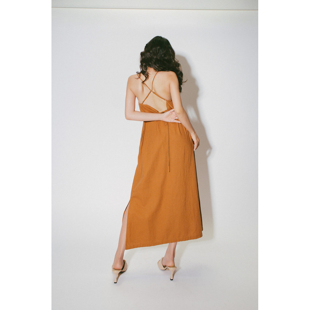 Đầm dài hai dây mảnh làm bằng vải linen màu cam | BigBuy360 - bigbuy360.vn