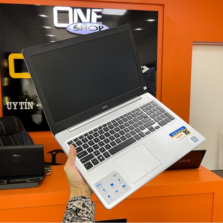[ Đẳng Cấp - Siêu Chất ] Laptop Dell inspiron 5570 Core i3 6100U/ Ram 8Gb/ Màn Full HD 1080P/ Phím led sáng sang trọng . | BigBuy360 - bigbuy360.vn