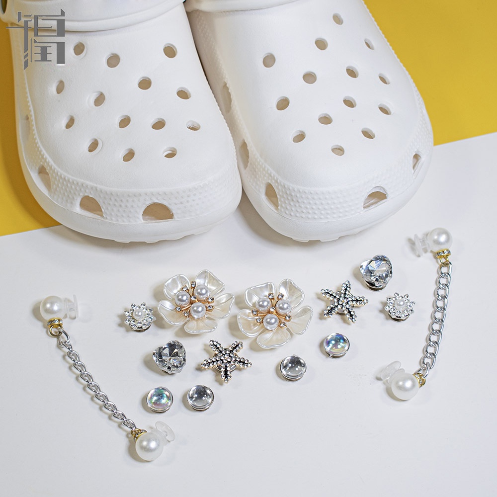 charm stick gắn dép cross siêu ngầu, độc đáo