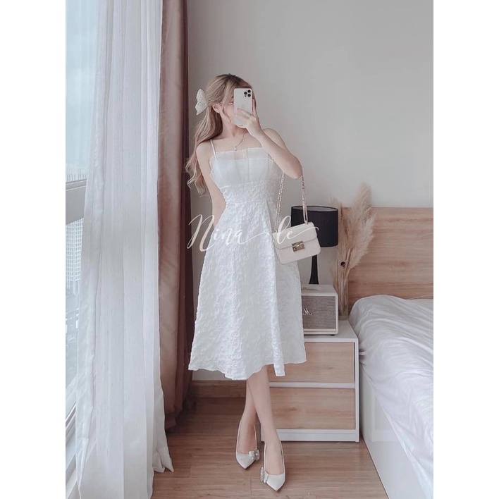 ĐẦM GẤM HOA NỔI 2S TRẮNG XẾP LY NGỰC PHỐI VOAN