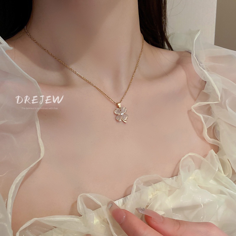 Dây Chuyền Thép Titan Mặt Hoa Zircon Phong Cách Thời Trang Mới Dễ Phối Đồ