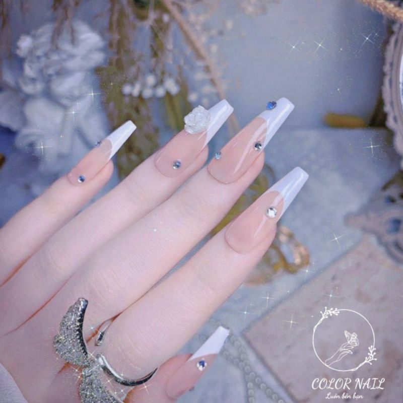 Nail box - Móng up thiết kế : Hoa đính đá
