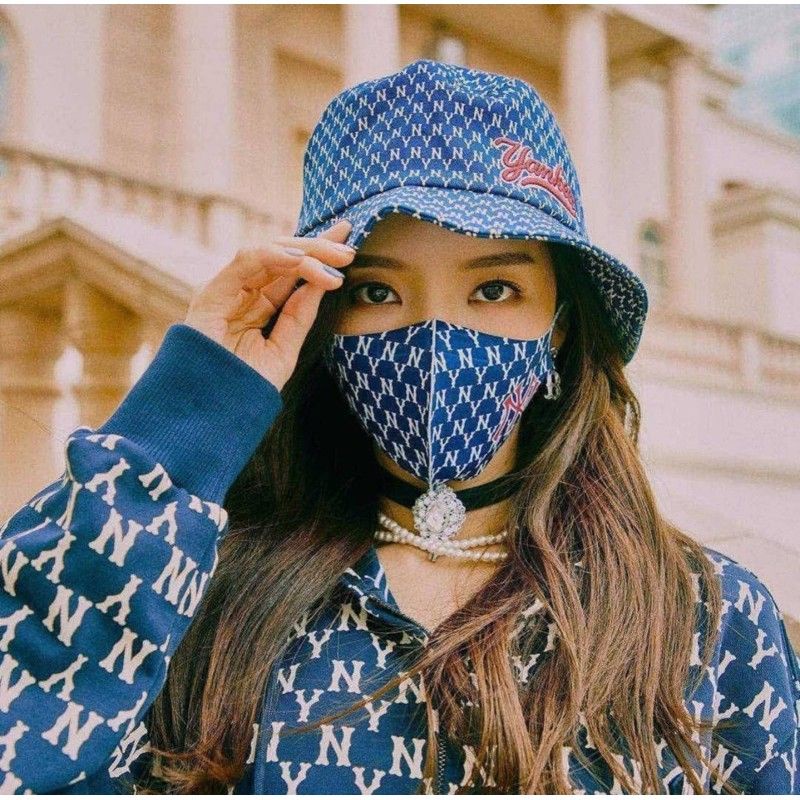 Khẩu trang MLB