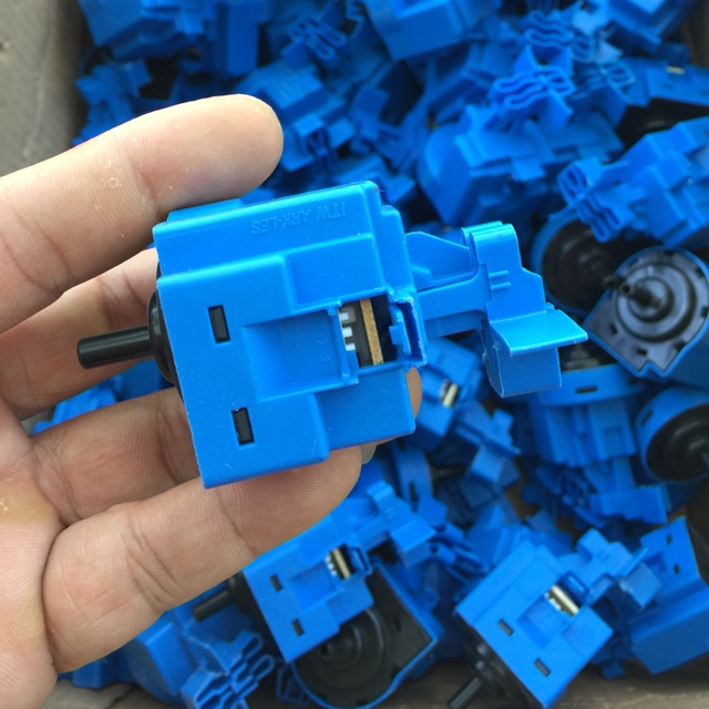 Van áp lực nước máy giặt Aqua