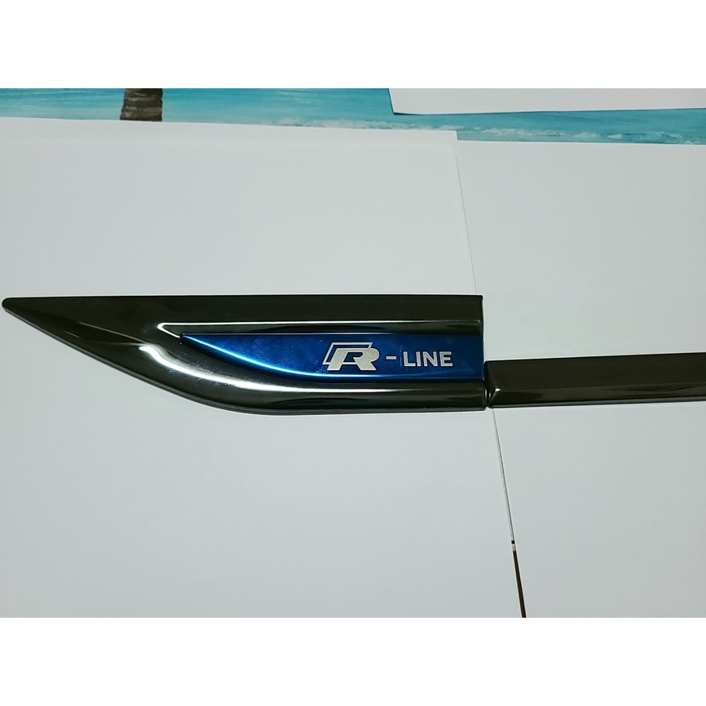 Bộ 2 mang cá ô tô R-Line thể thao trang trí ô tô thật phong cách