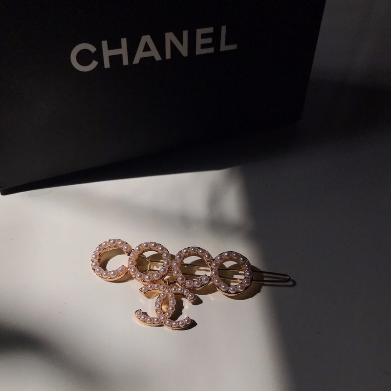 kẹp tóc chanel  thương hiệu sang chảnh