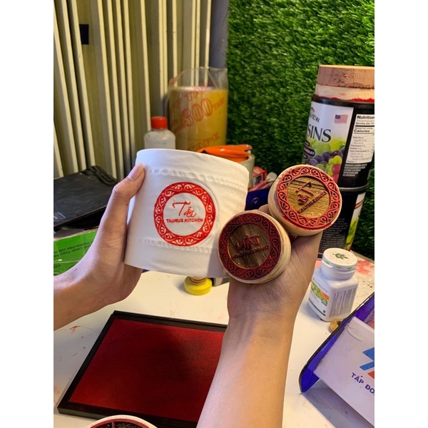 Mộc bánh pía gỗ khắc tên theo yêu cầu .Hàng giao ngay không cần đợi Oder