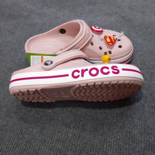 Dép sục cross cho bé gái màu BAY a hồng từ 2 tuổi đến 14 tuổi tăng kèm sticker gắn dép