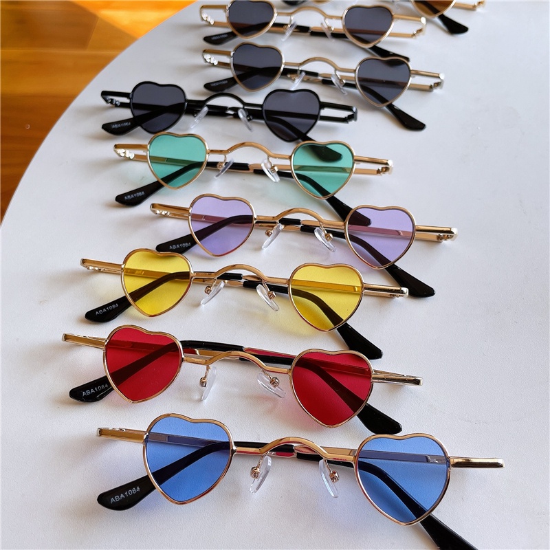 Kính Mát Hình Trái Tim Phong Cách Retro Cho Nữ