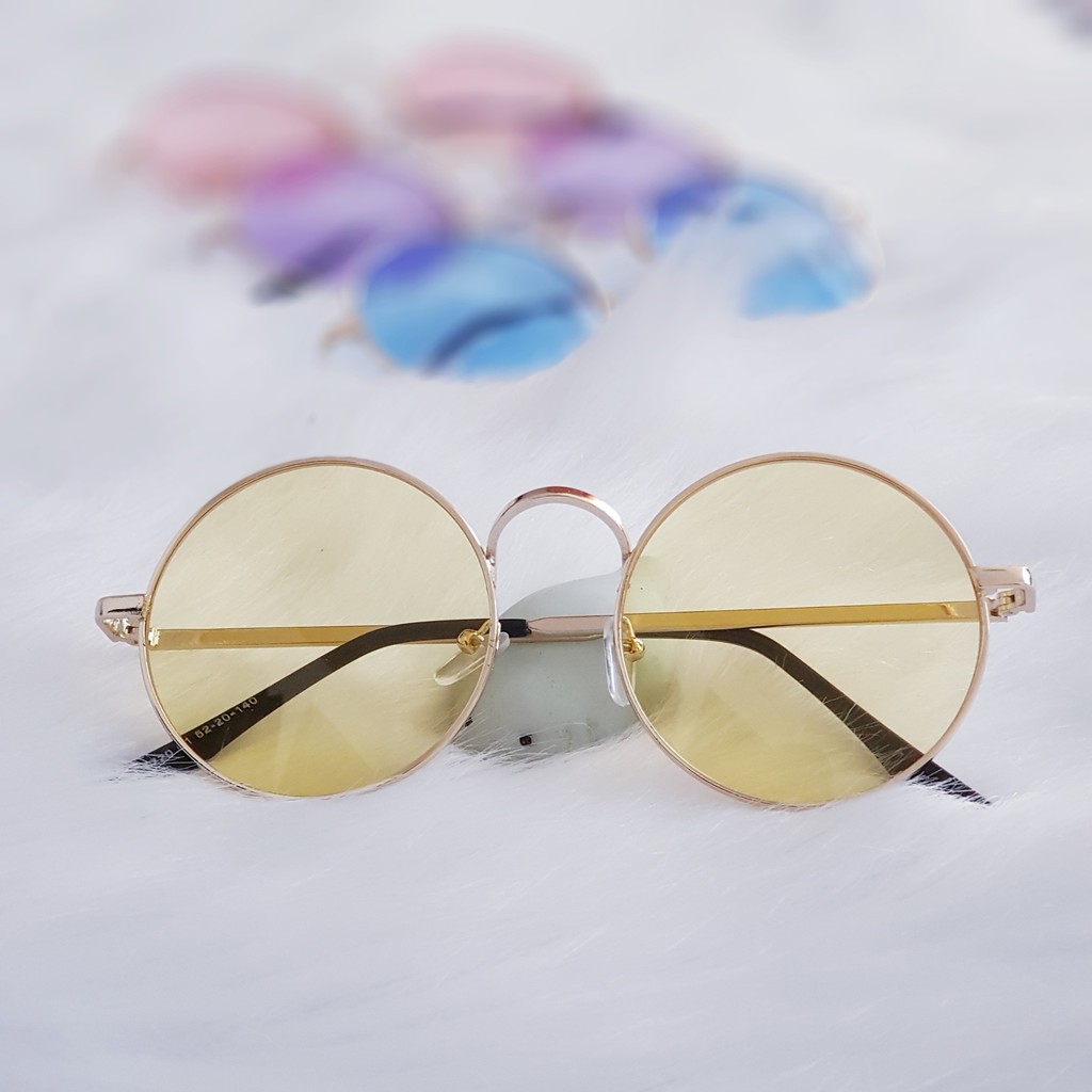 Mắt kính thầy bói xuyên đêm nhiều màu