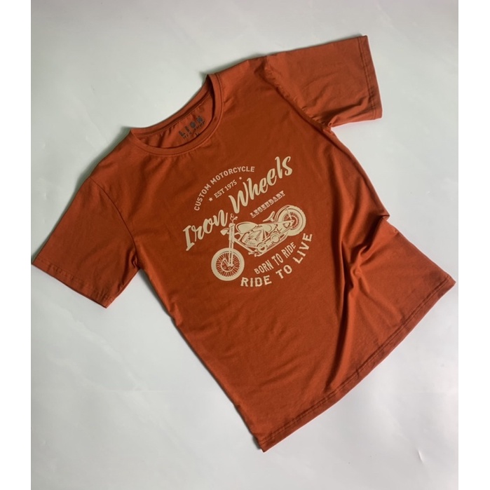 Áo Thun Nam Nữ Form Suông Logo Cá Tính Vải Cotton 100% Cao Cấp