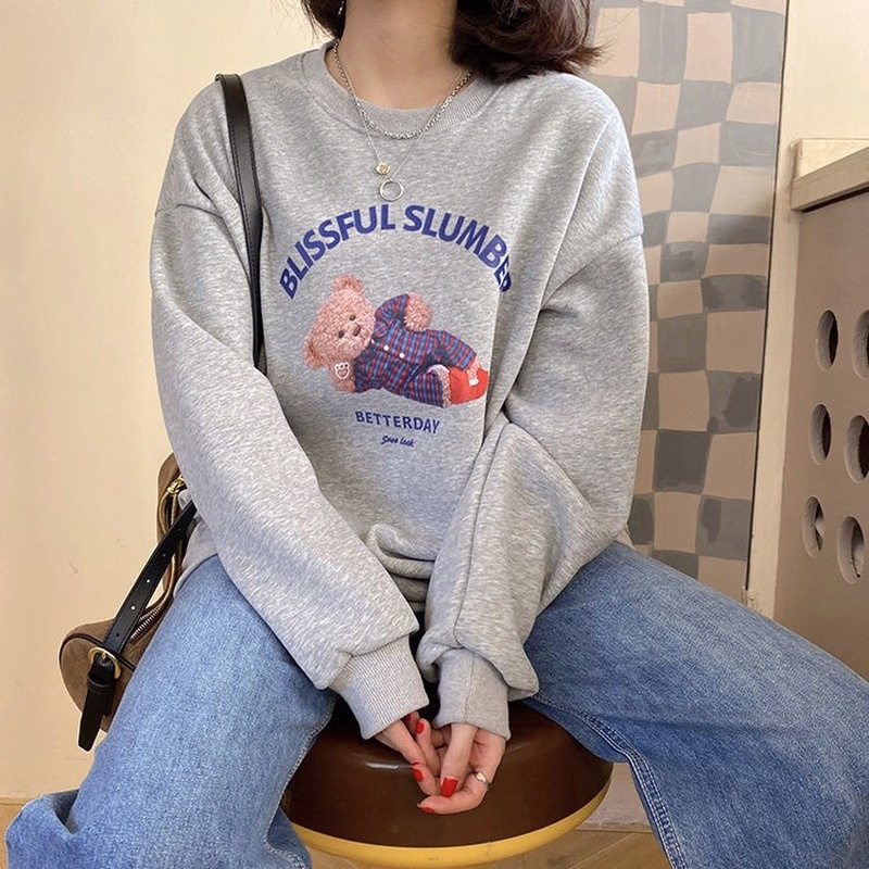 Áo Sweater lót nhung cổ tròn tay dài dáng rộng in hình gấu dễ thương cho nữ