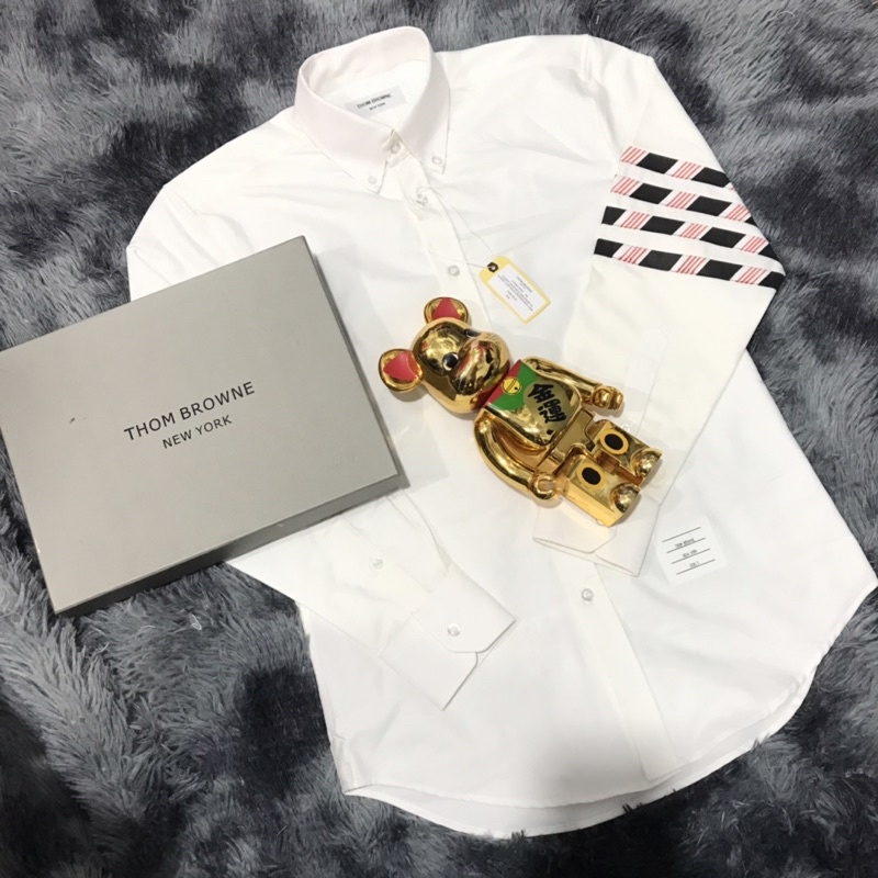 Áo sơ mi thom browne cao cấp, trắng, vải oxford dày, 4 sọc đỏ đen