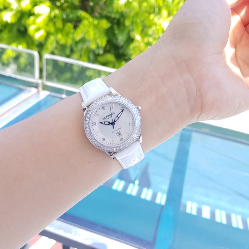 Đồng hồ nữ SUNRISE 2193B A đính hạt, Vành Đá sang trọng quý phái