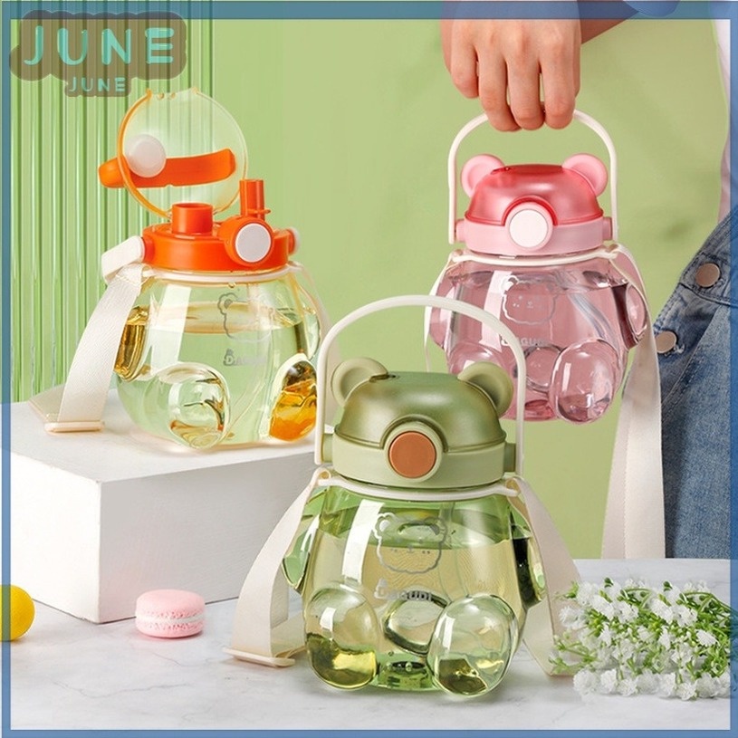 Bình nước cute  bình nước Bình Nước 900ml Dung Tích Lớn Có Dây Đeo Thiết Kế Hình Gấu Dễ Thương ống hút Chai nước giải khát dung tích lớn Ấm đun nước sinh viên bằng nhựa uống đôi di động