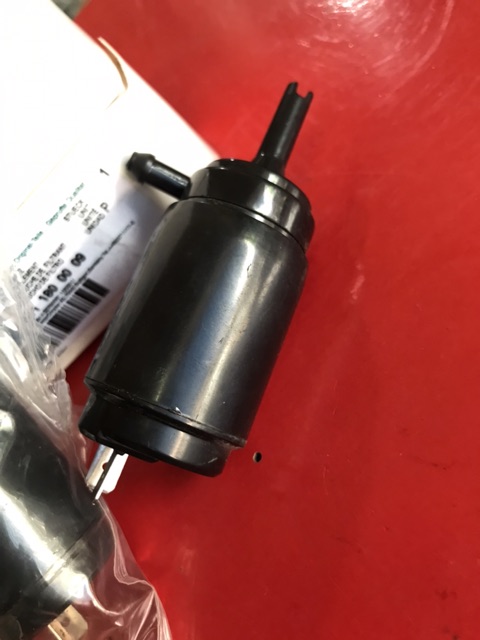 Motor bơm nước rửa kính Mercedes Benz Sprinter