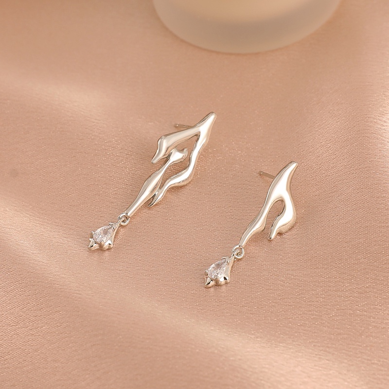 Thời trang INS Bông tai bất đối xứng của Nữ Zircon Lava Hình dạng giọt nước Màu bạc