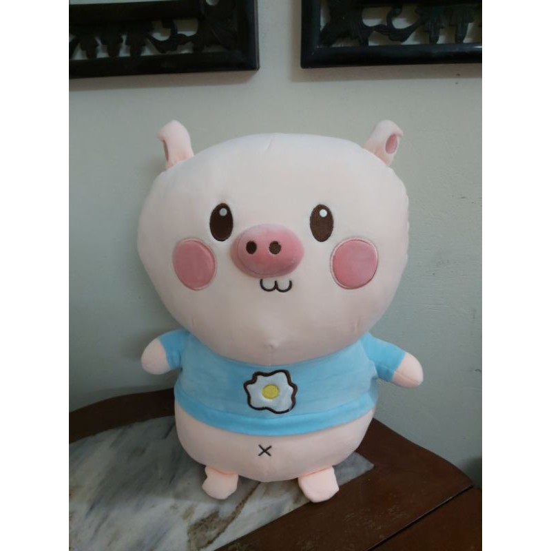 Lợn bông mặc áo trứng