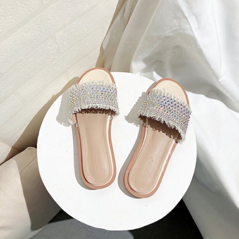 Dép quai ngang bản đá