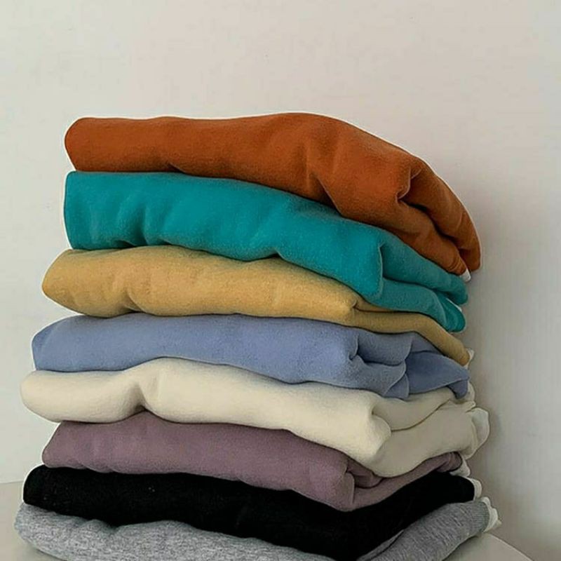 Áo sweater viền trắng