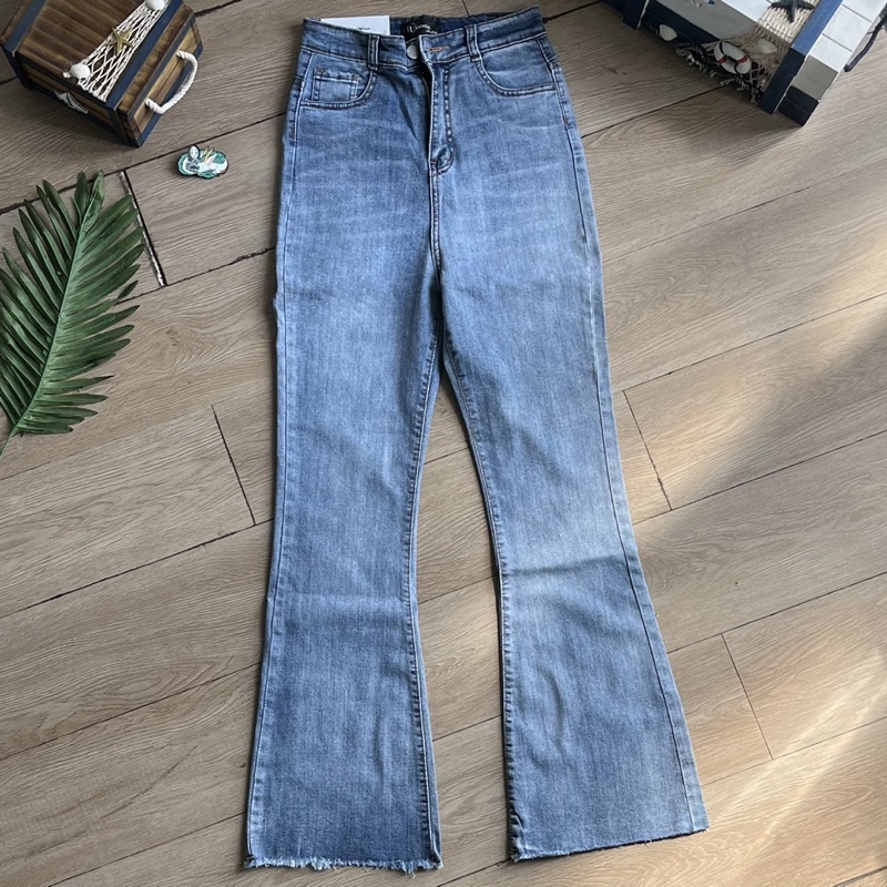 Quần jean dài co giãn tốt, kiểu dáng ống bas lai tưa, màu sắc cơ bản! | BigBuy360 - bigbuy360.vn