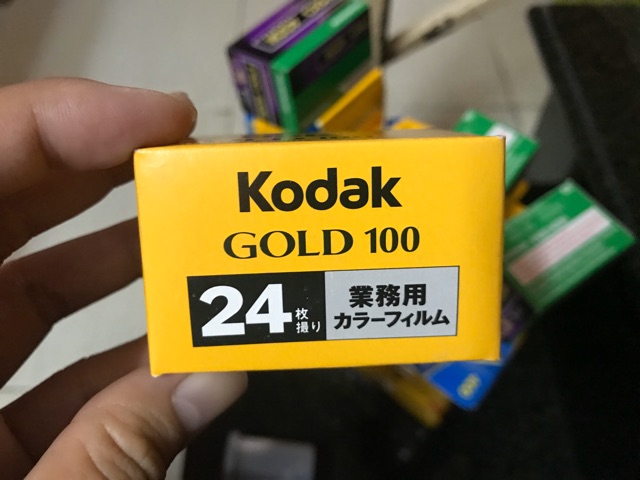 Film chụp ảnh Kodak Gold 100