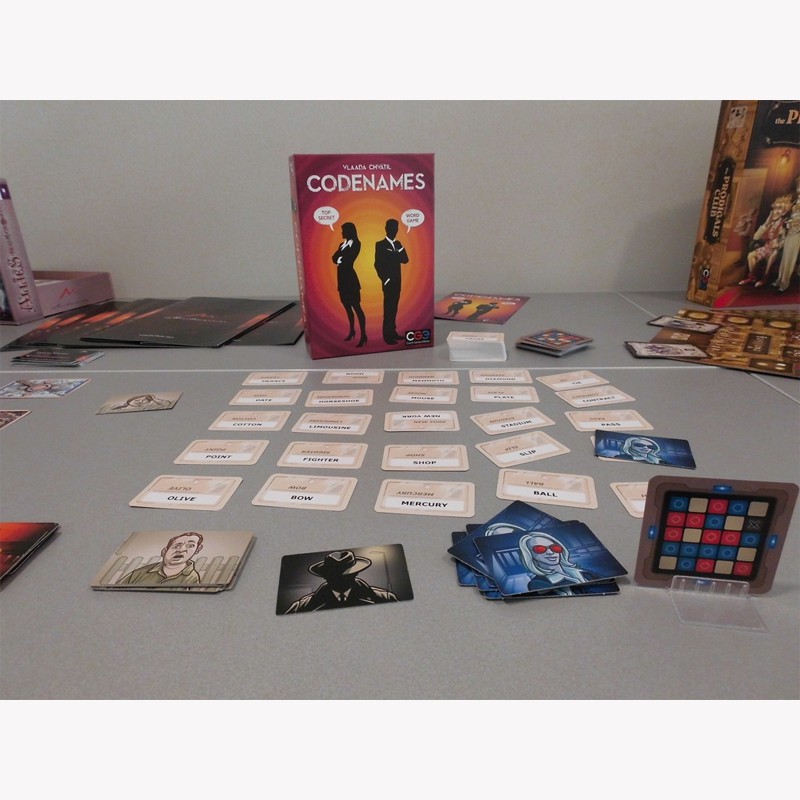Trò chơi Codenames - Codenames Picture - Board Games