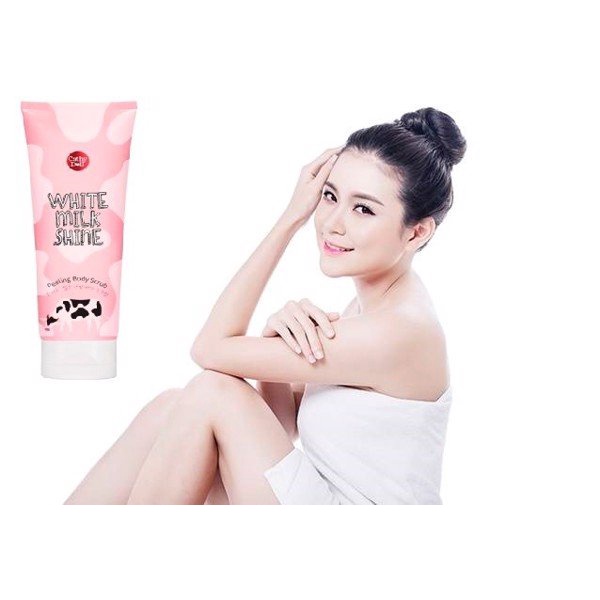 Tẩy tế bào chết body Cathy Doll White Milk Shine 320ml