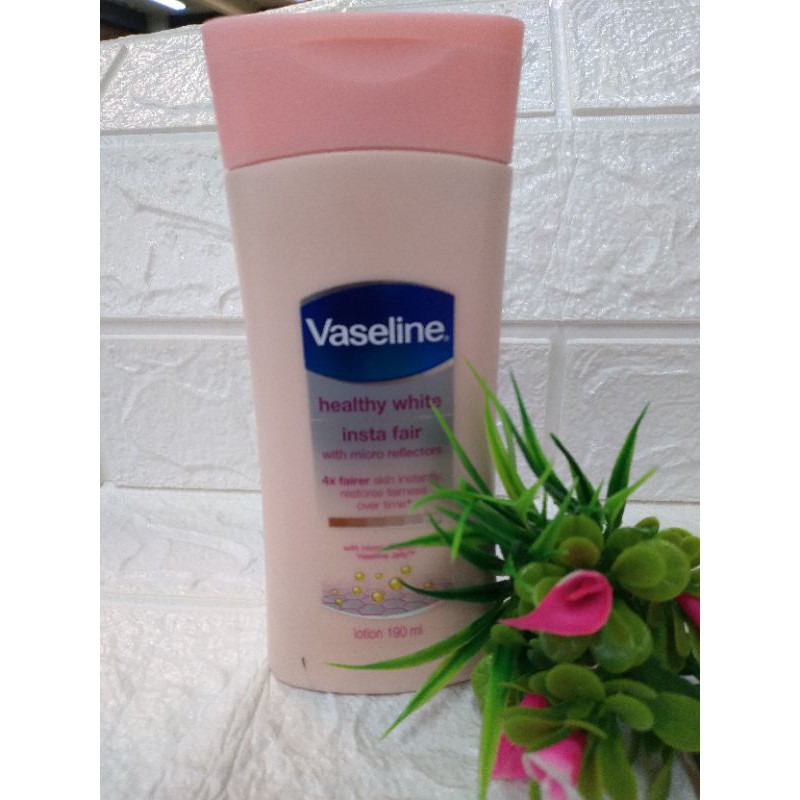 Mô Hình Máy Ảnh Vaseline Healty White Insta Fair 190ml