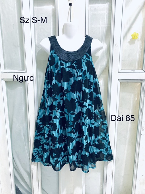 Đầm bầu. Đầm suông xoè không tay
