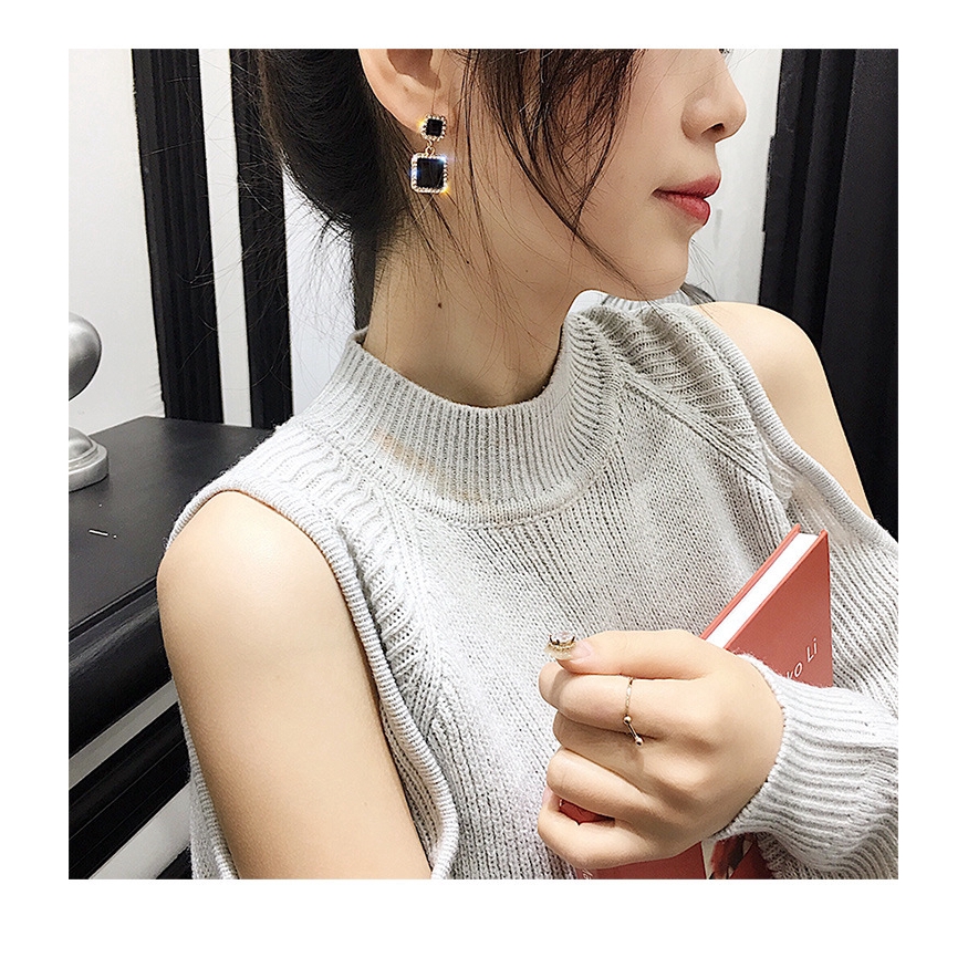 Hoa tai dáng dài đính đá sang trọng