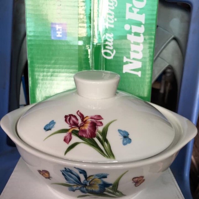 Thố Sứ Có Nắp