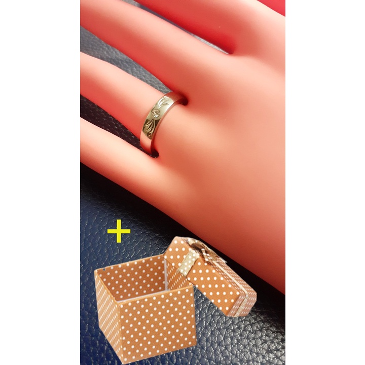 Nhẫn nam nữ đính hột đá siêu đẹp cùng chất liệu inox sáng bòng không đen, không gỉ theo thời gian-Tặng hộp đựng xinh xắn