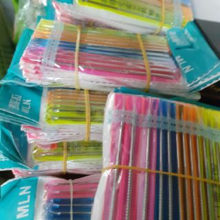 Combo 10 bịch cây nặn mụn màu loại 1 hiệu MLN, 1 vỉ có 12 cây, giá 160.000 đồng, sản phẩm thường dùng trong cadc spa