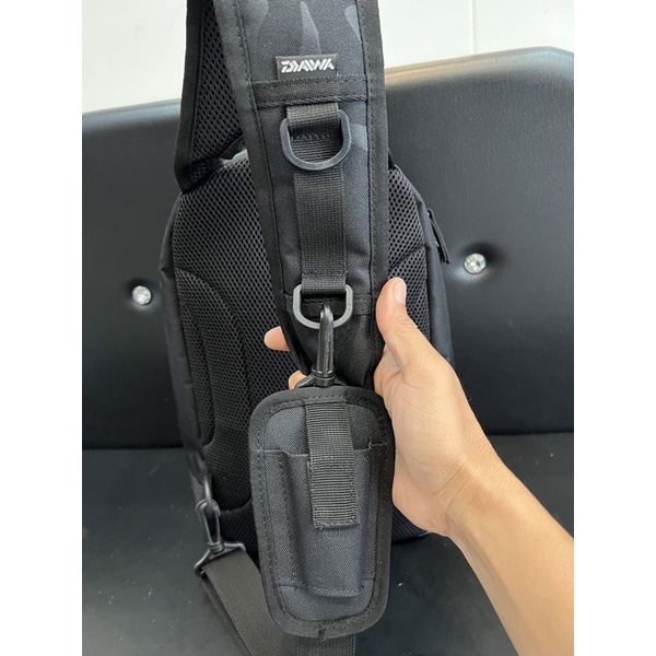 Túi đeo daiwa đạt chuẩn 100%  chât liệu siêu đẹp