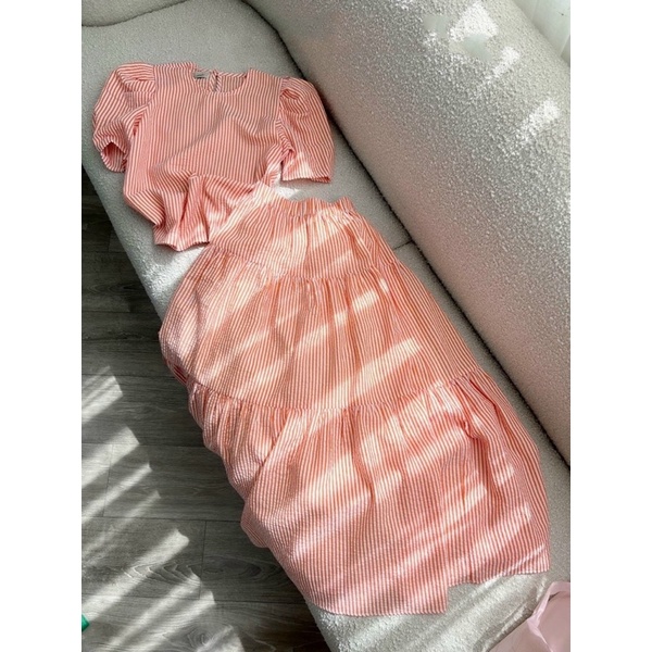 SET ÁO CROPTOP TAY PHỒNG KÈM CV