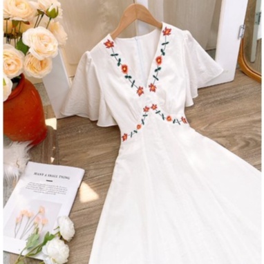Váy trắng dáng dài cổ V thời trang Giian họa tiết thêu hoa - GV2507 | WebRaoVat - webraovat.net.vn