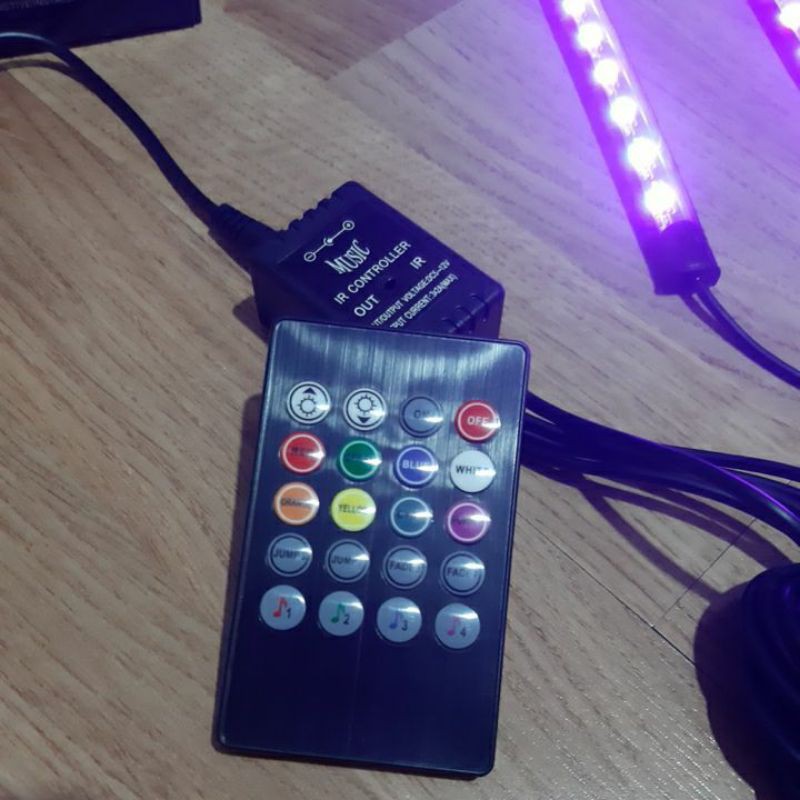 Đèn led đổi màu đèn trang trí đổi màu nội thất dùng trong nhà sau TiVi hoặc xe Ôtô 4 thanh 48 led