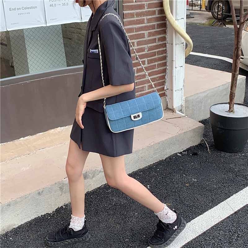 Túi đeo chéo IELGY vải denim phối dây xích phong cách retro