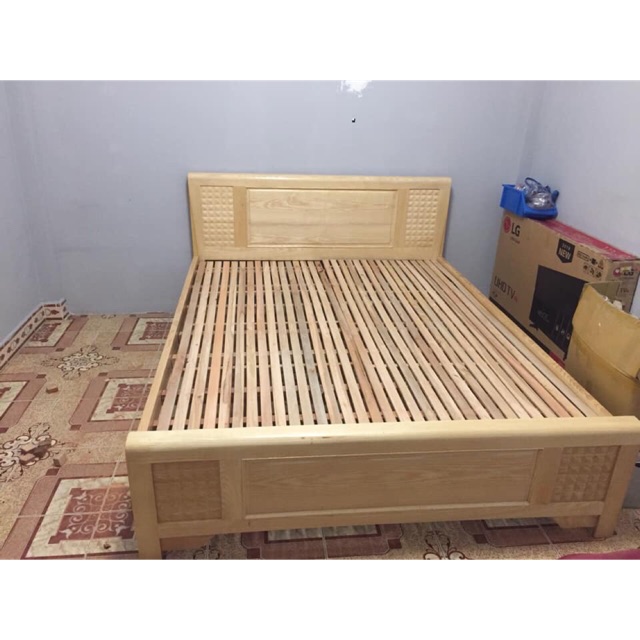 Giường gỗ sồi Nga