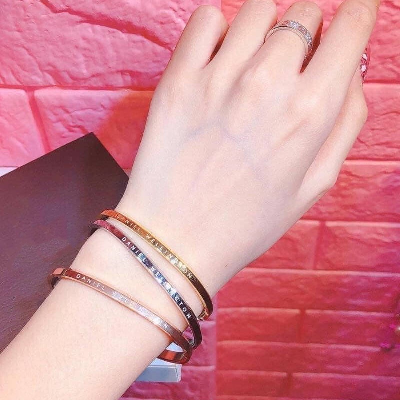 Vòng tay titan cao cấp không gỉ thiết kế đơn giản thời trang thanh lịch cho nữ
