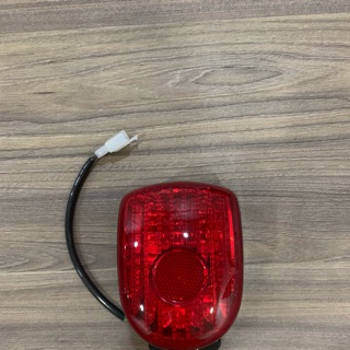 Đèn hậu Cub 81 đời mới HIỆU UMV ĐÀI LOAN