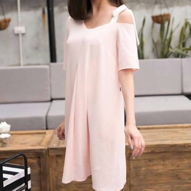 Váy dáng suông hàng thiết kế thương hiệu Daisy.