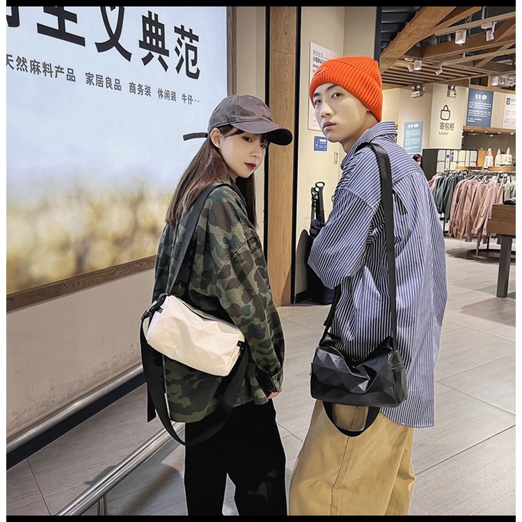 Túi đeo chéo unisex giỏ nam nữ đeo hông cặp thời trang phong cách cặp đôi đen trắng KINDEE