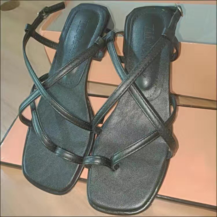 Dép sandals nữ Mishil  mẫu 05 đế bệt vuông kiểu dáng trẻ trung thanh lịch kèm ảnh thật